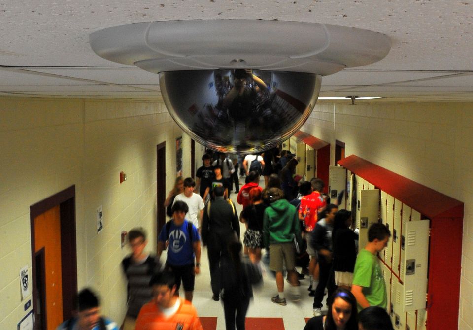 Свыше 240 костромских школ оборудуют системами видеонаблюдения